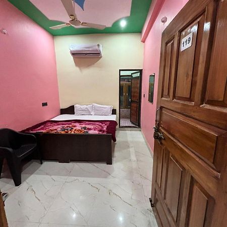Chandrika Palace 500 Meter From Ayodhya Railway And Ram Mandir Екстер'єр фото