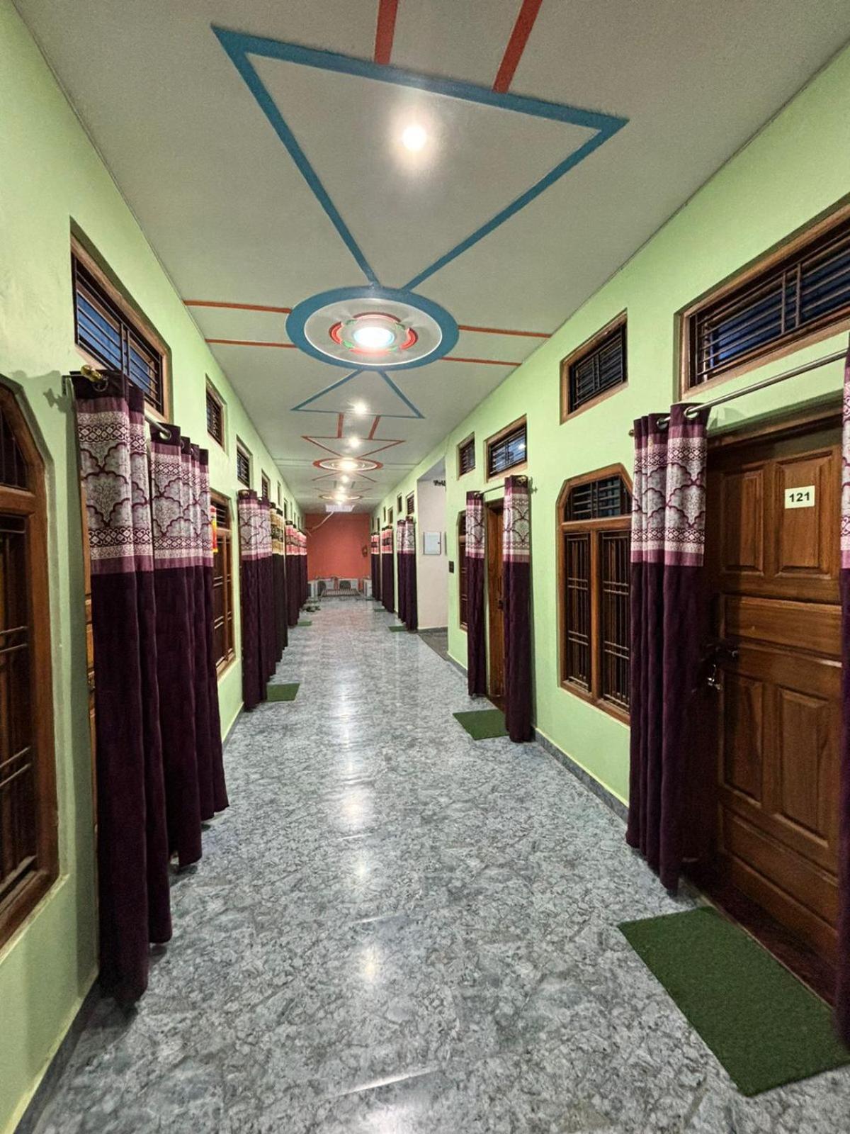 Chandrika Palace 500 Meter From Ayodhya Railway And Ram Mandir Екстер'єр фото